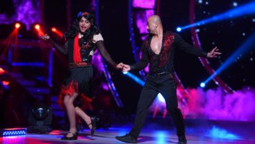 A lesson in flirting by our very own Chutki