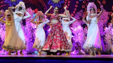 A Power Packed Performance by Deepika Padukone at IIFA 2016