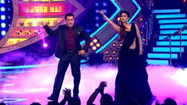Bigg Boss 10: Salman and Mouni Rock on Baby ko Bass pasand hai