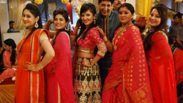 Go red with the stars of Naagin!