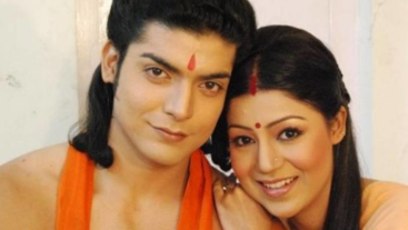 Gurmeet- Debina Welcome Ganpati Bappa!