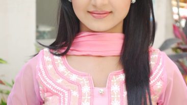 In the closet: Peek-a-boo! #Shastri Sisters