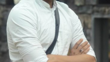 Lol! Ali chose Sonali as his competitor in the captainship challenge!