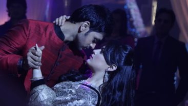 Moments: Ranvir and Ishani's magical ballet #MeriAashiqui