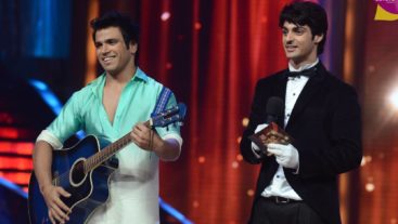 Rithvik turns guitarist on Jhalak!