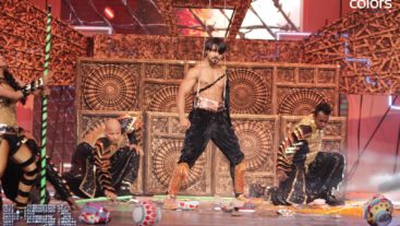 Salman Yusuff Khan Performs At The First Ever #TSA