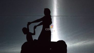 Sonakshi does a shadow act