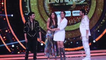 Sonakshi Sinha and Jacqueline Fernandez shake a leg on JDJ9
