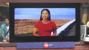 Sunny Leone brings a new twist to the story on Bigg Boss 10