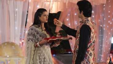 Tanuja's First Karva Chauth is Quite Eventful on Kasam!