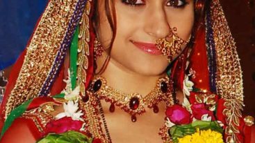 The many looks of Aditi in Chhal