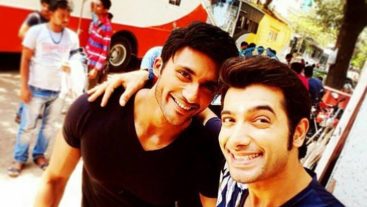 There's a lot of camaraderie between the star cast of Kasam!  Take a peek into their behind the scene pictures!