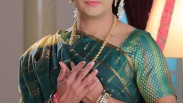 These pictures of Bakool in Sarees will leave you in splits!