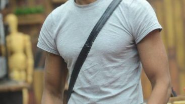 Upen misses his family on Christmas!!!