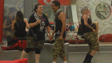 Urvashi objects Sapna’s gestures