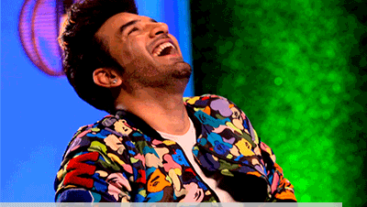 What happens when the wild card contestants enter the house?