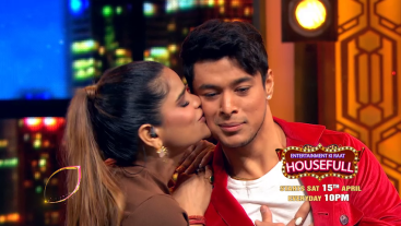 Entertainment Ki Raat Housefull | 15 April Onwards Mon-Sun 10pm | Colors